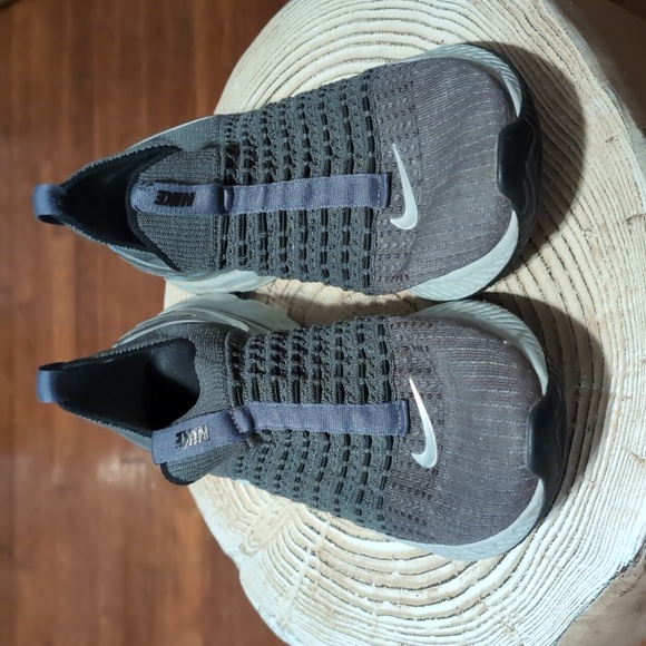 Nike React Phantom Run Flyknit 2 Iron Grey Silver US Men's 8.5 Women's 10.5 - Picture 3 of 10